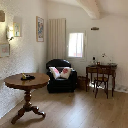 La Jas, Demeure Climatisee Au Charme Gardois. Holiday home Nages-et-Solorgues