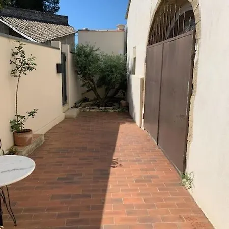 La Jas, Demeure Climatisee Au Charme Gardois. Holiday home Nages-et-Solorgues